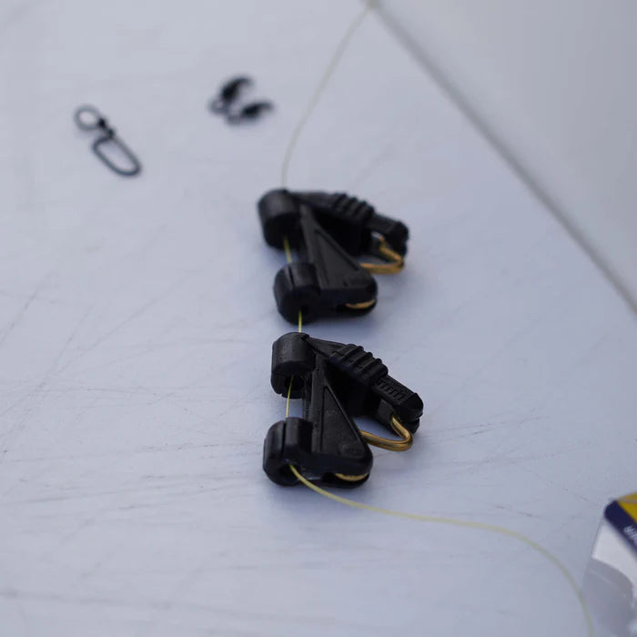 Aftco Goldfinger Outrigger Clip